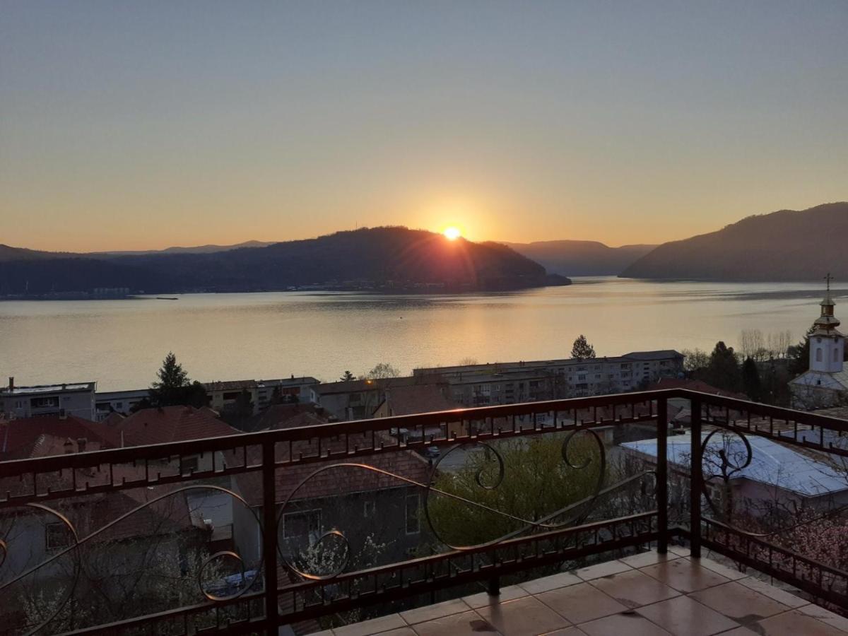 Orşova Casa Lui Marcヴィラ エクステリア 写真